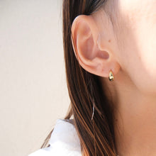 画像をギャラリービューアに読み込む, Silver925 ぷっくりピアス小|HOTARU(ホタル)