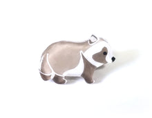 画像をギャラリービューアに読み込む, タヌキ ピンバッジ・アンブレラマーカー|HONAMIRUKA(ホナミルカ)