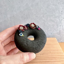 画像をギャラリービューアに読み込む, 炭団オブジェ / リース+赤+紺|櫂の炭(カイノスミ)