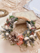 画像をギャラリービューアに読み込む, リーフとダリアのフラワーリース|flowers luciole(フラワーズ ルシオール)