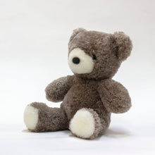 画像をギャラリービューアに読み込む, ムートンぬいぐるみ くま「ぐっど」 Mサイズ サンド|NOBLE mouton&interor(ノーブル ムートンアンドインテリア)