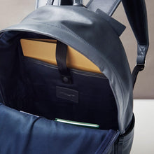 画像をギャラリービューアに読み込む, 【雑誌掲載商品】防水レザー デイパックM|leather laboratory( レザーラボラトリー)