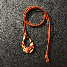 画像をギャラリービューアに読み込む, ペンダント 楕円 白|曲寄木 JuJu(マガリヨセギ ジュジュ)