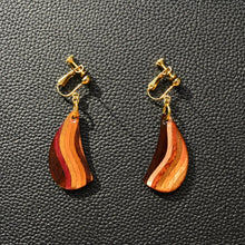 画像をギャラリービューアに読み込む, イヤリング 不定形楕円|曲寄木 JuJu(マガリヨセギ ジュジュ)