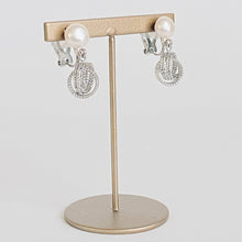 画像をギャラリービューアに読み込む, メタルコイルパールイヤリング|Kaava HELMI(カーヴァヘルミ)