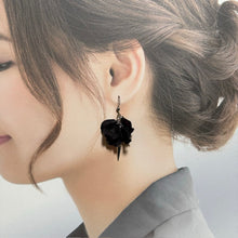 画像をギャラリービューアに読み込む, 花びらアシメピアス/イヤリング|a.line(エーライン)