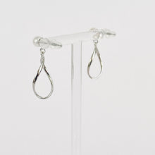 画像をギャラリービューアに読み込む, ツイストフープパールピアス|Kaava HELMI(カーヴァヘルミ)