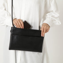 画像をギャラリービューアに読み込む, レザーBLACKサコッシュ|leather laboratory( レザーラボラトリー)