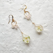 画像をギャラリービューアに読み込む, 桜の雫 イヤリング/ピアス|Apila(アピラ)