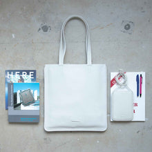 画像をギャラリービューアに読み込む, ウォッシャブルレザートート|objcts.io