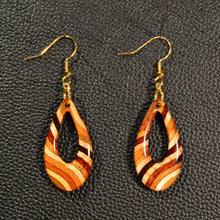 画像をギャラリービューアに読み込む, ピアス 穴あき楕円 茶|曲寄木 JuJu(マガリヨセギ ジュジュ)