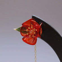 画像をギャラリービューアに読み込む, 椿とガーネットのピアス(イヤリング)|s.o.f.i. (ソフィー)