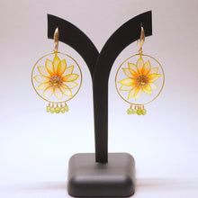 画像をギャラリービューアに読み込む, 向日葵とペリドット のピアス(イヤリング)|s.o.f.i. (ソフィー)