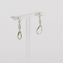 画像をギャラリービューアに読み込む, ツイストフープパールピアス|Kaava HELMI(カーヴァヘルミ)
