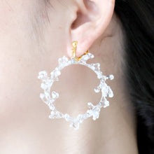 画像をギャラリービューアに読み込む, crown of baby's breath -white-(ピアス/イヤリング)|FT2 works(エフティーツーワークス)
