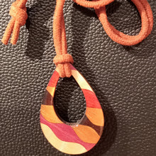 画像をギャラリービューアに読み込む, ペンダント 楕円 茶|曲寄木 JuJu(マガリヨセギ ジュジュ)