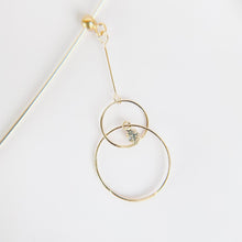画像をギャラリービューアに読み込む, クリスタルサークルラップピアス|Kaava HELMI(カーヴァヘルミ)
