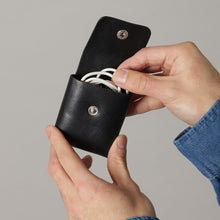 画像をギャラリービューアに読み込む, 【新入荷 トラベルシリーズ】防水レザー レザーミニコード ケース~Genuine Leather|leather laboratory( レザーラボラトリー)