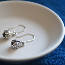 画像をギャラリービューアに読み込む, カレンシルバーピアス つぼみ|Soiry(ソイリー)