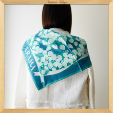 画像をギャラリービューアに読み込む, 白いちごのスカーフ|ARAMA TOKYO(アラマトーキョー)