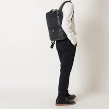 画像をギャラリービューアに読み込む, 防水レザー スリムビジネスリュック|leather laboratory( レザーラボラトリー)