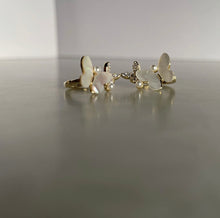 画像をギャラリービューアに読み込む, バタフライフープピアス|Novedad.(ノベダ)