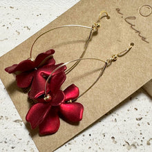 画像をギャラリービューアに読み込む, フラワーフープピアス/イヤリング|a.line(エーライン)