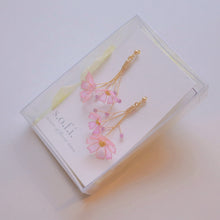 画像をギャラリービューアに読み込む, 秋桜(コスモス)とピンクサファイアのピアス(イヤリング)|s.o.f.i. (ソフィー)