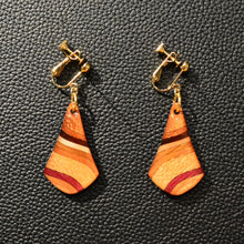 画像をギャラリービューアに読み込む, イヤリング 不定形ひし形|曲寄木 JuJu(マガリヨセギ ジュジュ)