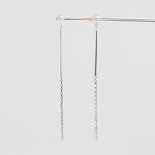 画像をギャラリービューアに読み込む, クリスタルレーンパールイヤリング|Kaava HELMI(カーヴァヘルミ)