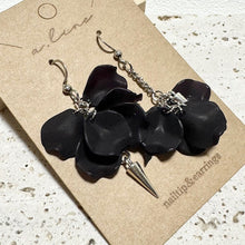 画像をギャラリービューアに読み込む, 花びらアシメピアス/イヤリング|a.line(エーライン)