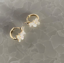 画像をギャラリービューアに読み込む, バタフライフープピアス|Novedad.(ノベダ)