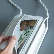 画像をギャラリービューアに読み込む, ウォレットバッグ ワイド|objcts.io