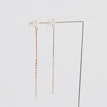 画像をギャラリービューアに読み込む, クリスタルレーンパールイヤリング|Kaava HELMI(カーヴァヘルミ)