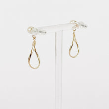 画像をギャラリービューアに読み込む, ツイストフープパールピアス|Kaava HELMI(カーヴァヘルミ)