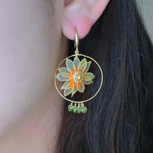 画像をギャラリービューアに読み込む, 向日葵とペリドット のピアス(イヤリング)|s.o.f.i. (ソフィー)
