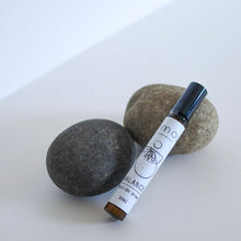 画像をギャラリービューアに読み込む, ロールオンアロマ|OMOU(オモウ)