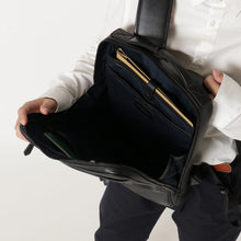 画像をギャラリービューアに読み込む, 防水レザー スリムビジネスリュック|leather laboratory( レザーラボラトリー)
