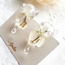 画像をギャラリービューアに読み込む, おすわり猫のイヤリング/ピアス|Apila(アピラ)