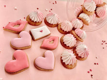 画像をギャラリービューアに読み込む, バレンタイン♡アイシングクッキー&チョコ入りメレンゲクッキー|にじいろクッキー