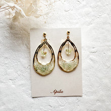 画像をギャラリービューアに読み込む, (ホワイト)蝶々の雫 イヤリング/ピアス|Apila(アピラ)