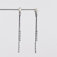 画像をギャラリービューアに読み込む, ダブルクリスタルレーンパールイヤリング|Kaava HELMI(カーヴァヘルミ)