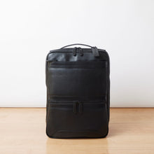 画像をギャラリービューアに読み込む, 防水レザー スリムビジネスリュック|leather laboratory( レザーラボラトリー)