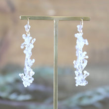 画像をギャラリービューアに読み込む, crown of baby's breath -white-(ピアス/イヤリング)|FT2 works(エフティーツーワークス)