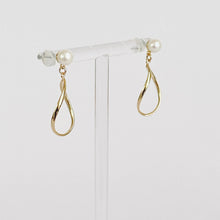 画像をギャラリービューアに読み込む, ツイストフープパールピアス|Kaava HELMI(カーヴァヘルミ)