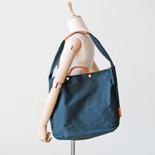 画像をギャラリービューアに読み込む, News paper tote|TUTUMU(ツツム)