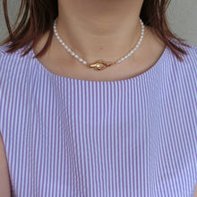 画像をギャラリービューアに読み込む, Shake hands necklace ネックレス | LUNACHIC(ルナシック)