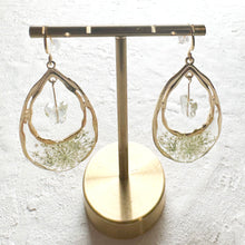 画像をギャラリービューアに読み込む, (ホワイト)蝶々の雫 イヤリング/ピアス|Apila(アピラ)