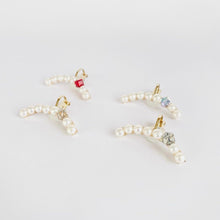 画像をギャラリービューアに読み込む, キューブクリスタルパールイヤークリップ|Kaava HELMI(カーヴァヘルミ)