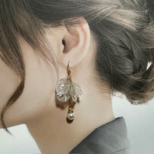 画像をギャラリービューアに読み込む, 花びらアシメオーロラピアス/イヤリング|a.line(エーライン)